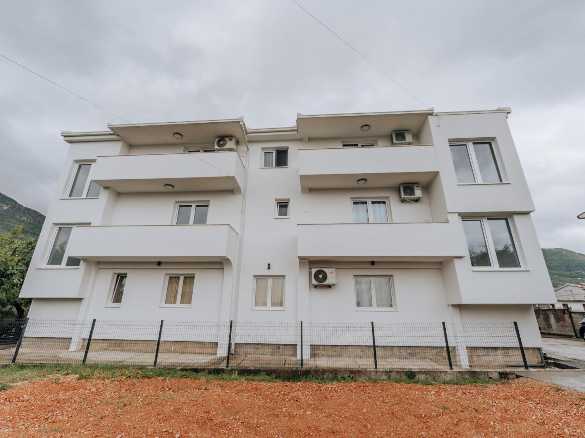 באר Apartments Milivojevic מראה חיצוני תמונה